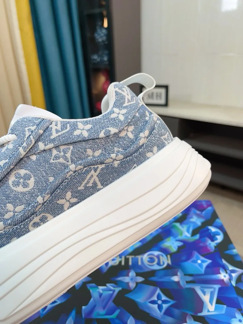 Men's men's shoes 💰560🌸🌸 LV style is novel and fashionable, the upper is made of imported cowhide + LV special materials! Super trendy design! It’s eye-catching! The leather is soft, delicate, shiny and translucent, showing the ultimate in pure handcraftsmanship, and the mesh is soft, comfortable and breathable! Size: 39-44 (38 45 customized)